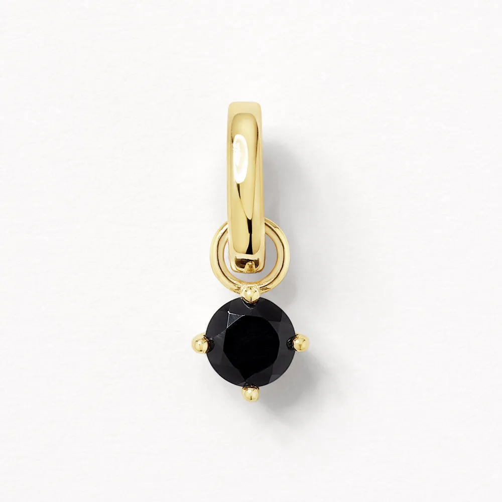 Black Onyx Round Charm Pendant in Gold