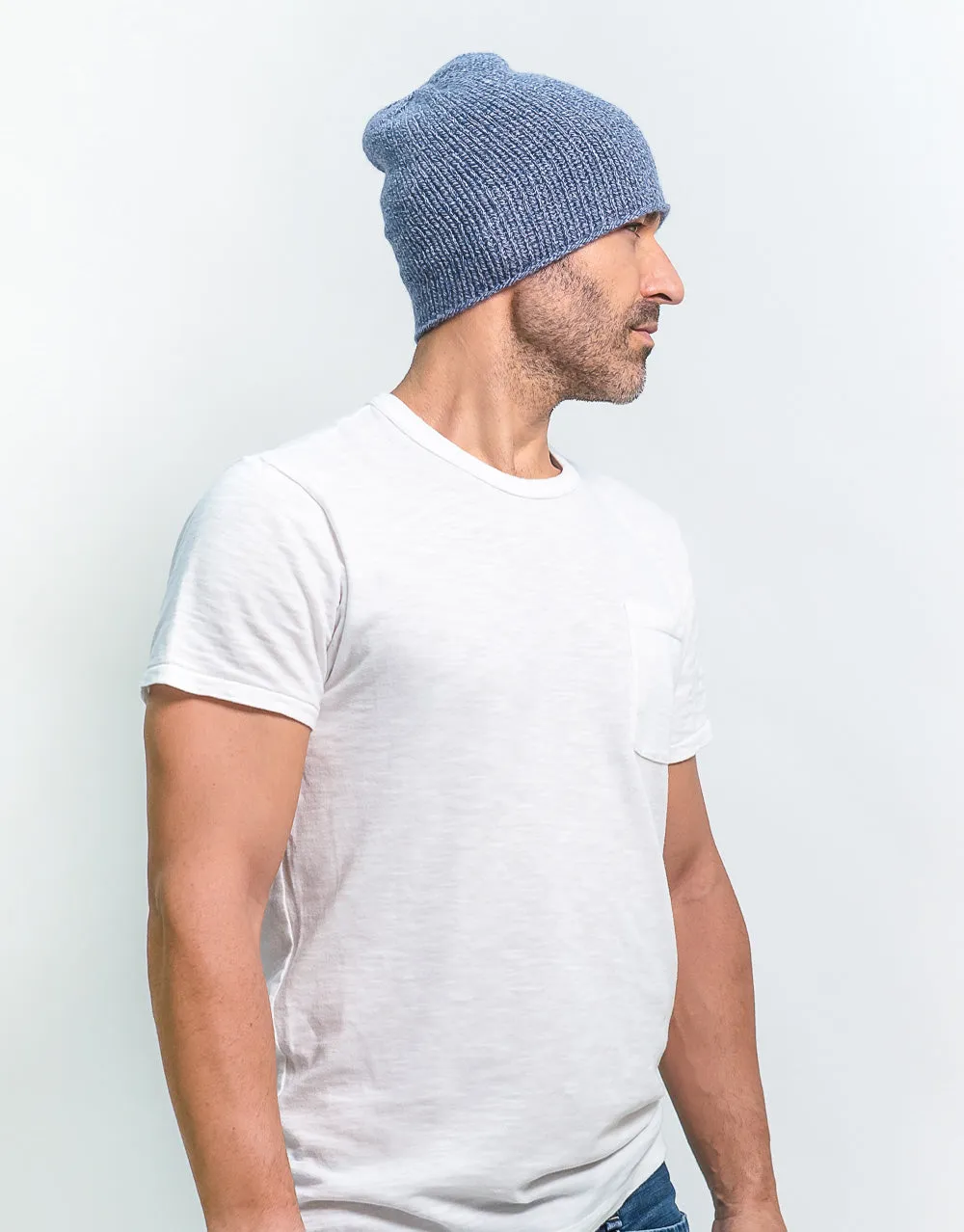 The Short Tube Cashmere Beanie in Aspen